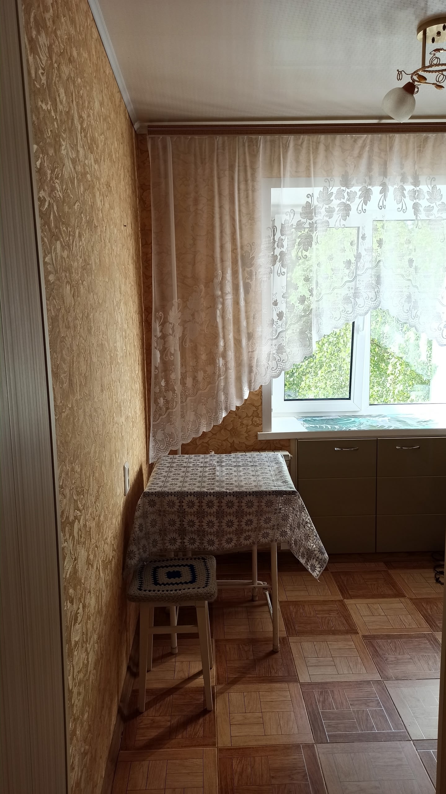 Сдам 2 комн. квартиру. 17000+