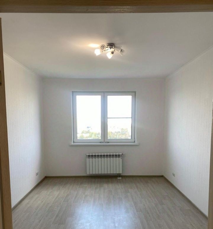 Продается 3-ех комнатная квартира в (3)