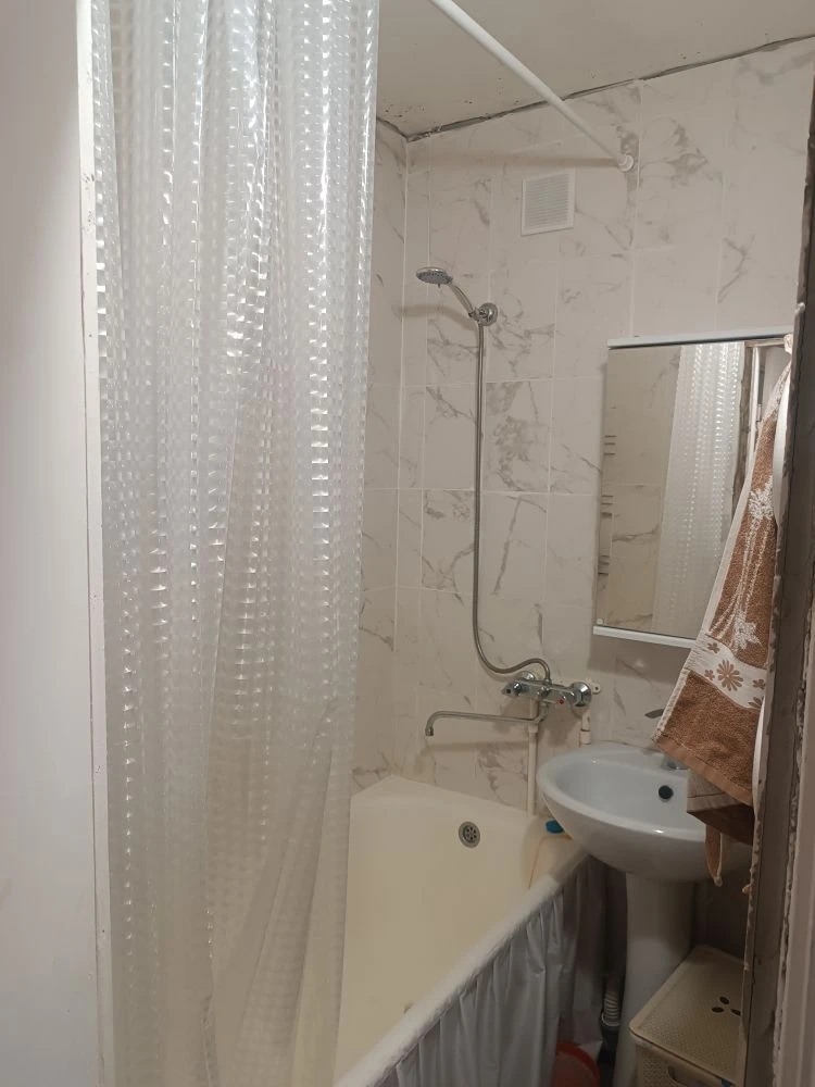 Сдается 2-комнатная квартира на 2 (8)