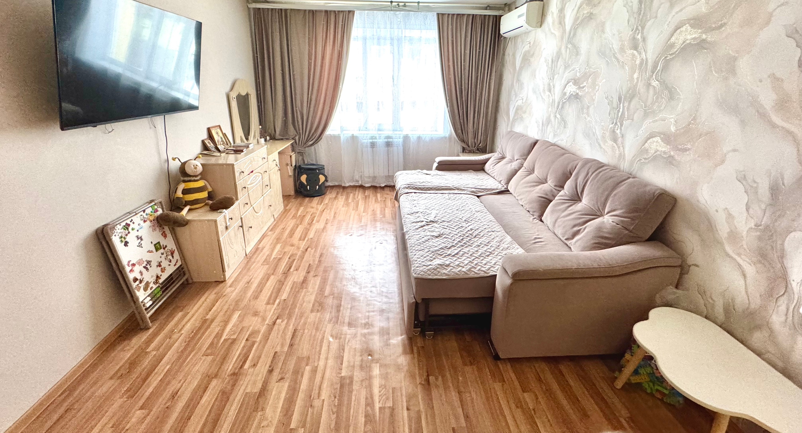 Продается отличная светлая и уютная (1)