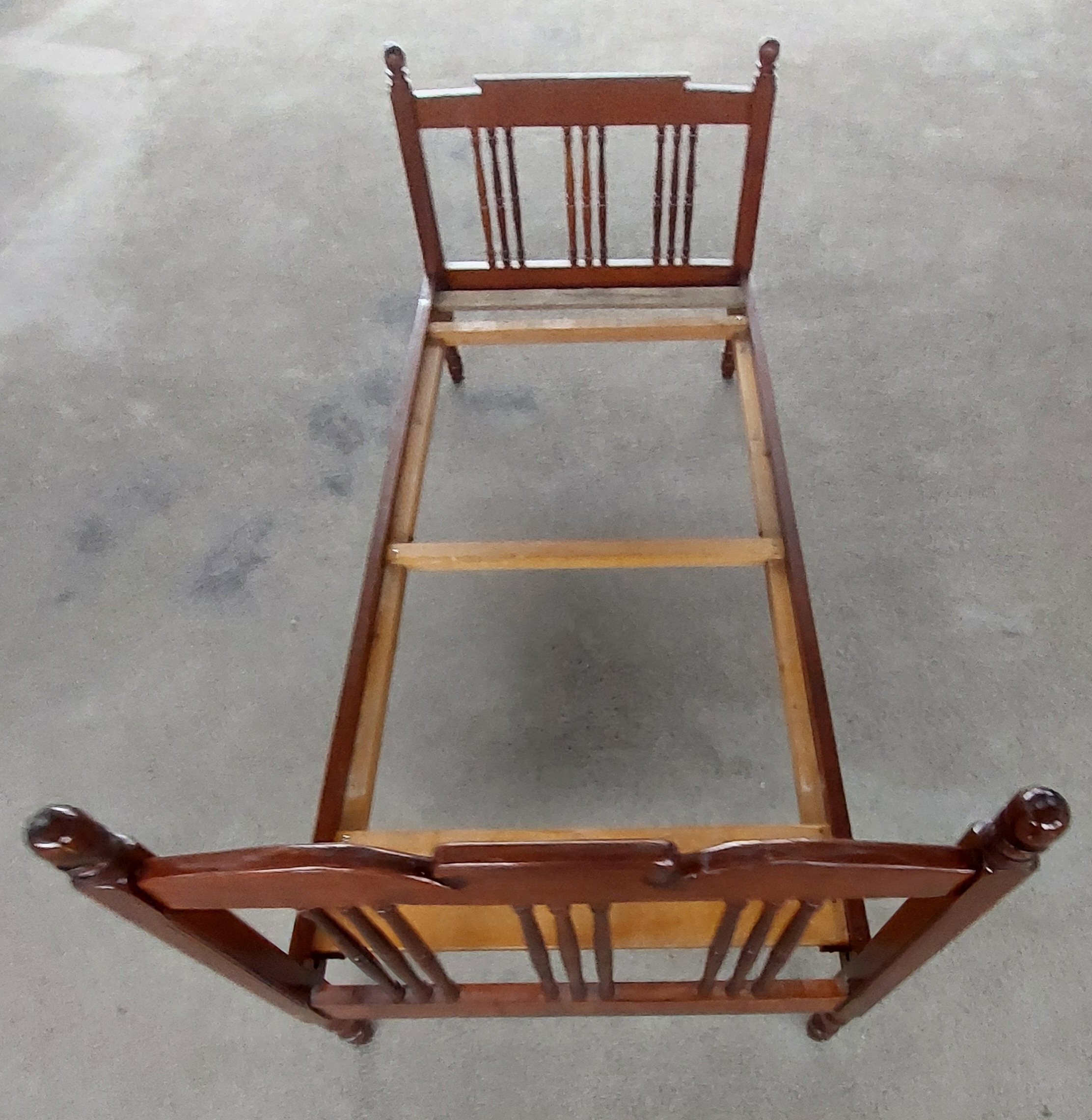 Продается 2 кровати б/у из