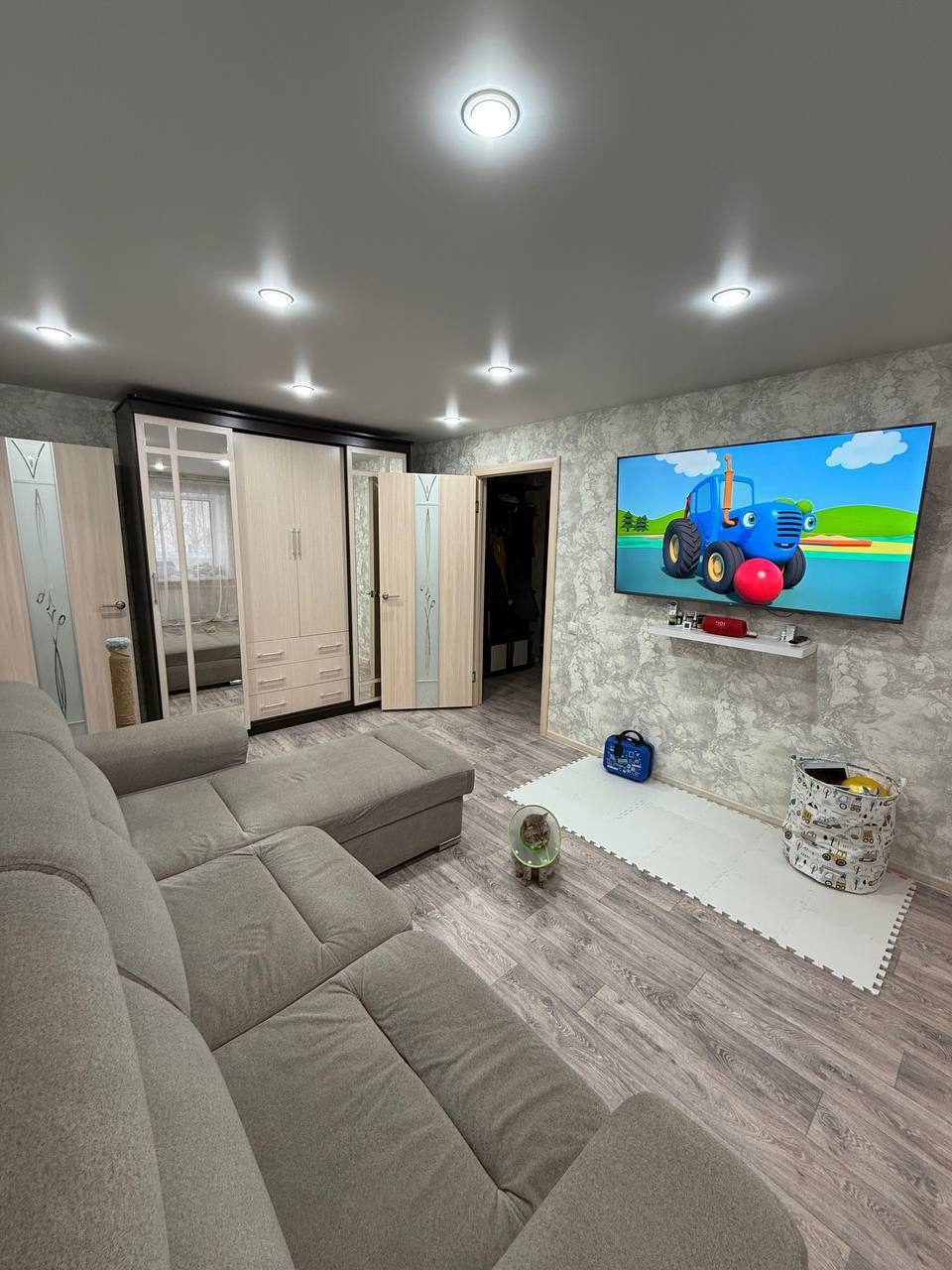 Продам 2х комнатную квартиру по (1)