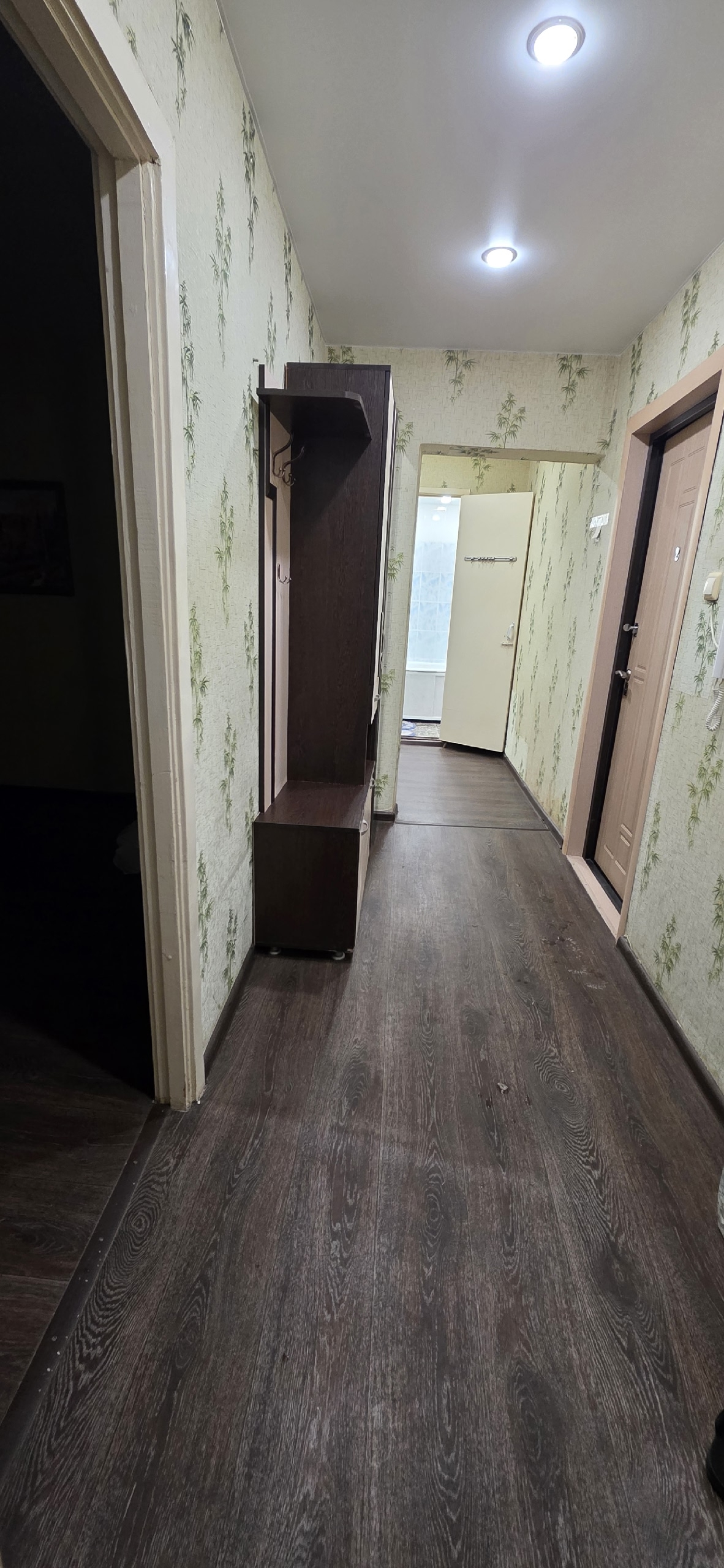 Сдается уютная двухкомнатная квартира по (6)