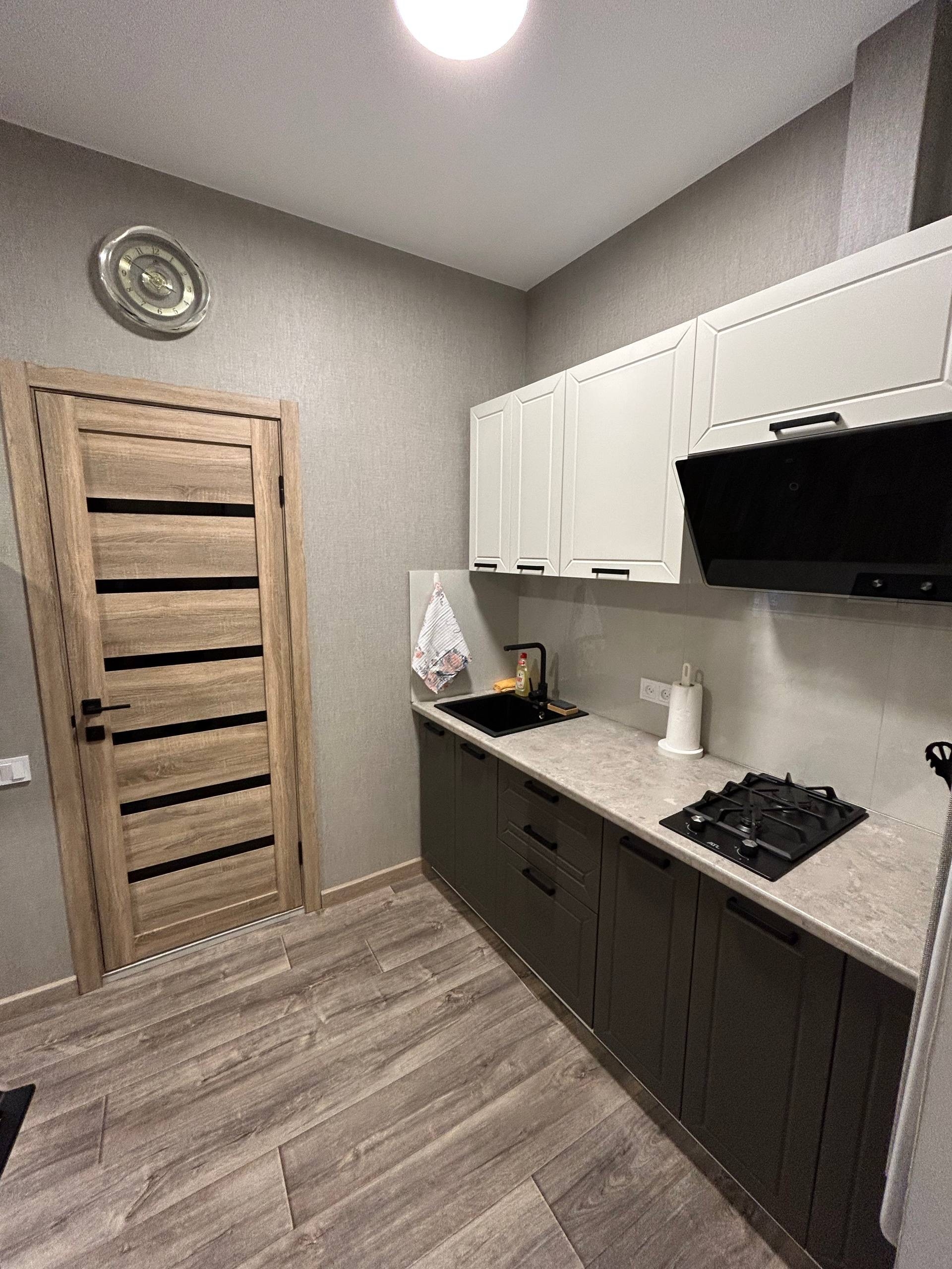 Продаётся 1-комнатная квартира в центре (3)