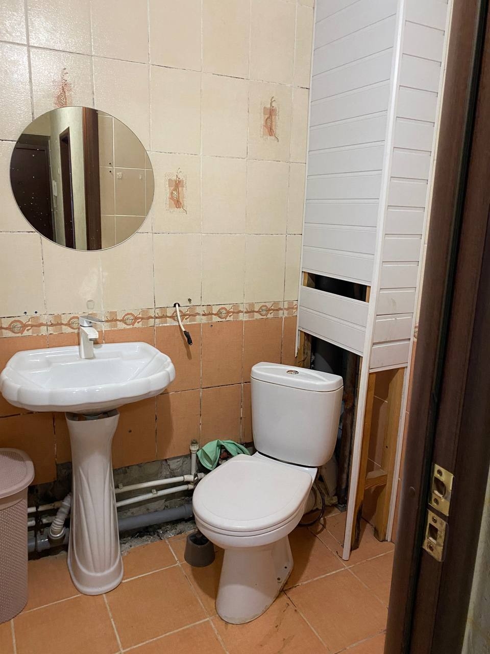 Сдаётся двух комнатная квартира по (6)