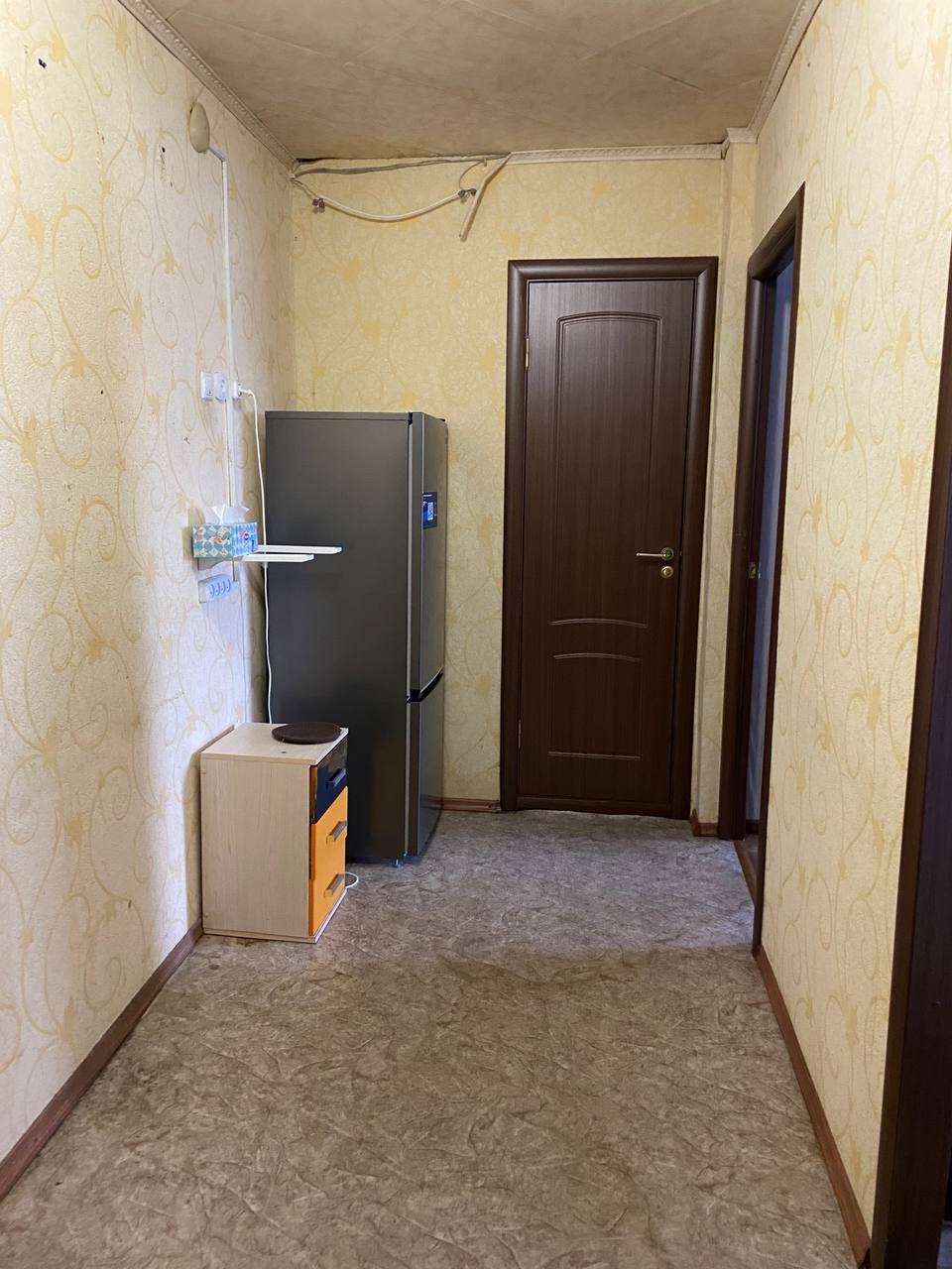 Сдаётся двух комнатная квартира по (4)