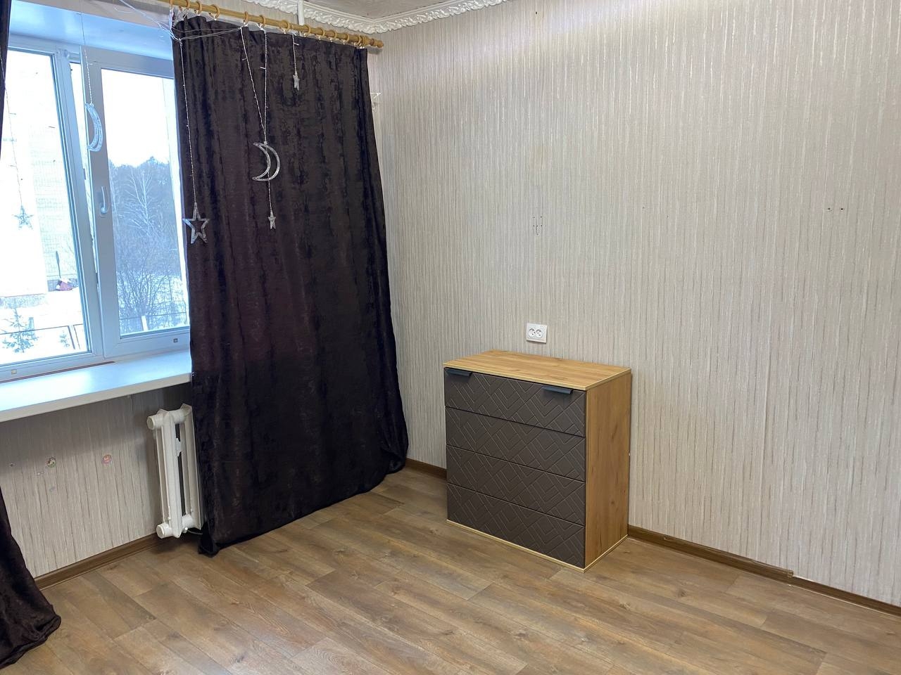 Сдаётся двух комнатная квартира по (1)