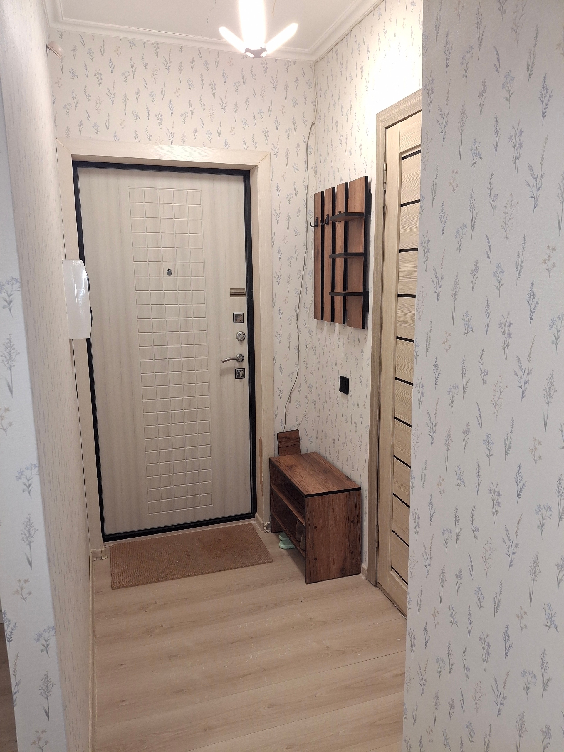 Сдаём 1 - комнатную квартиру (2)