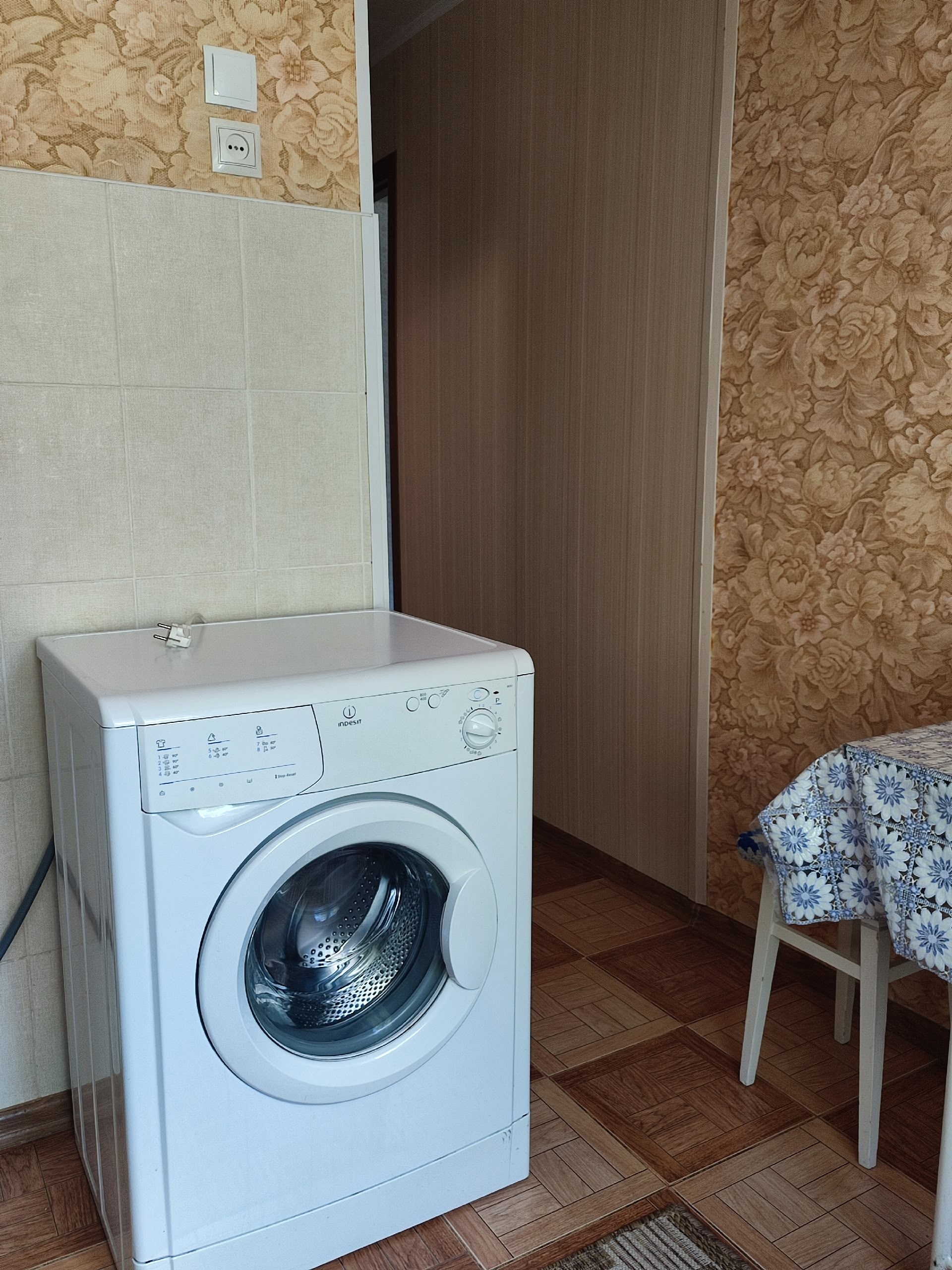 Сдам 2 комн. квартиру. 17000+