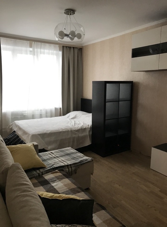 Сдается чистая и светлая однокомнатная (1)