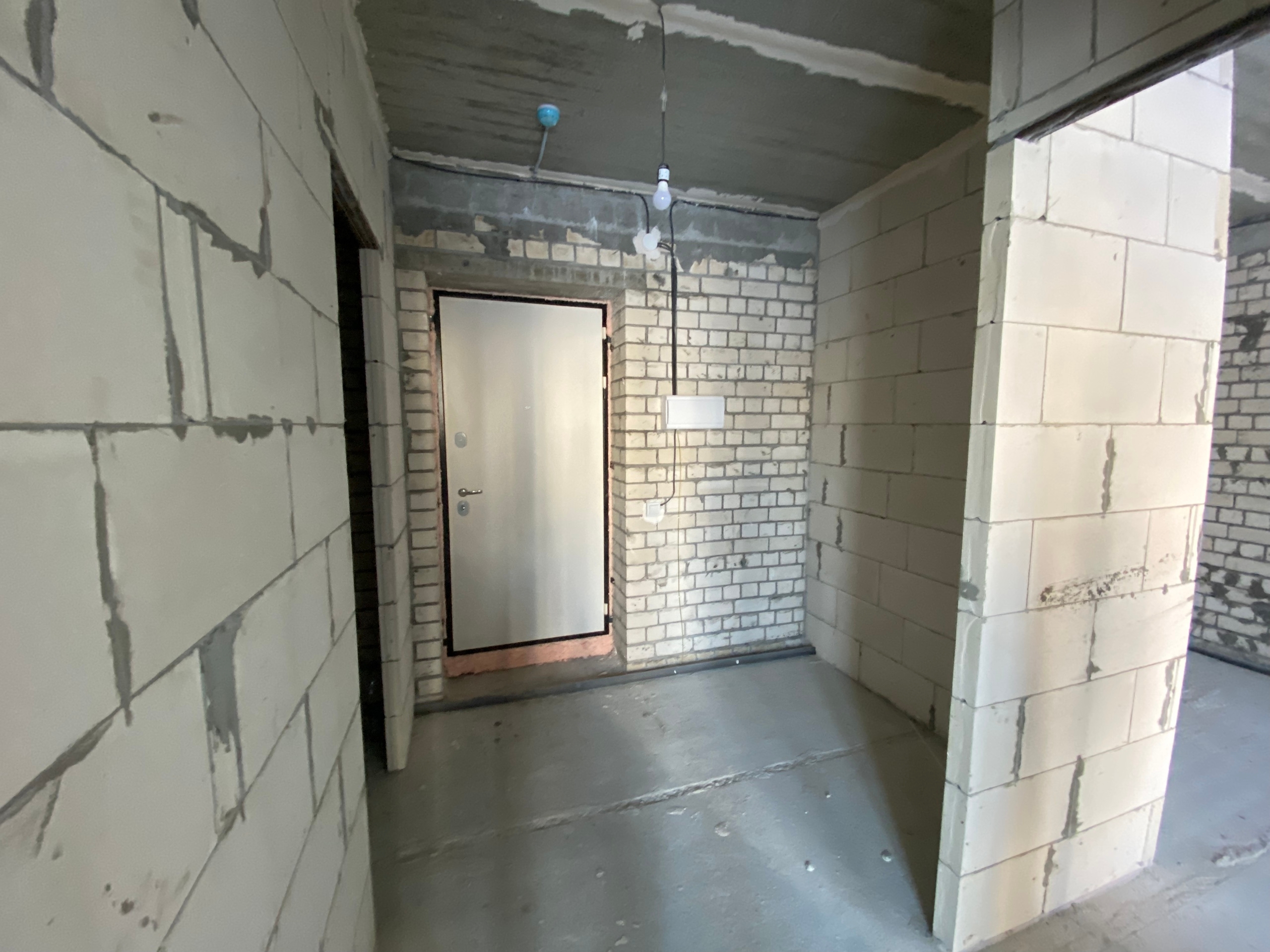 Продам однокомнатную квартиру в новом (7)