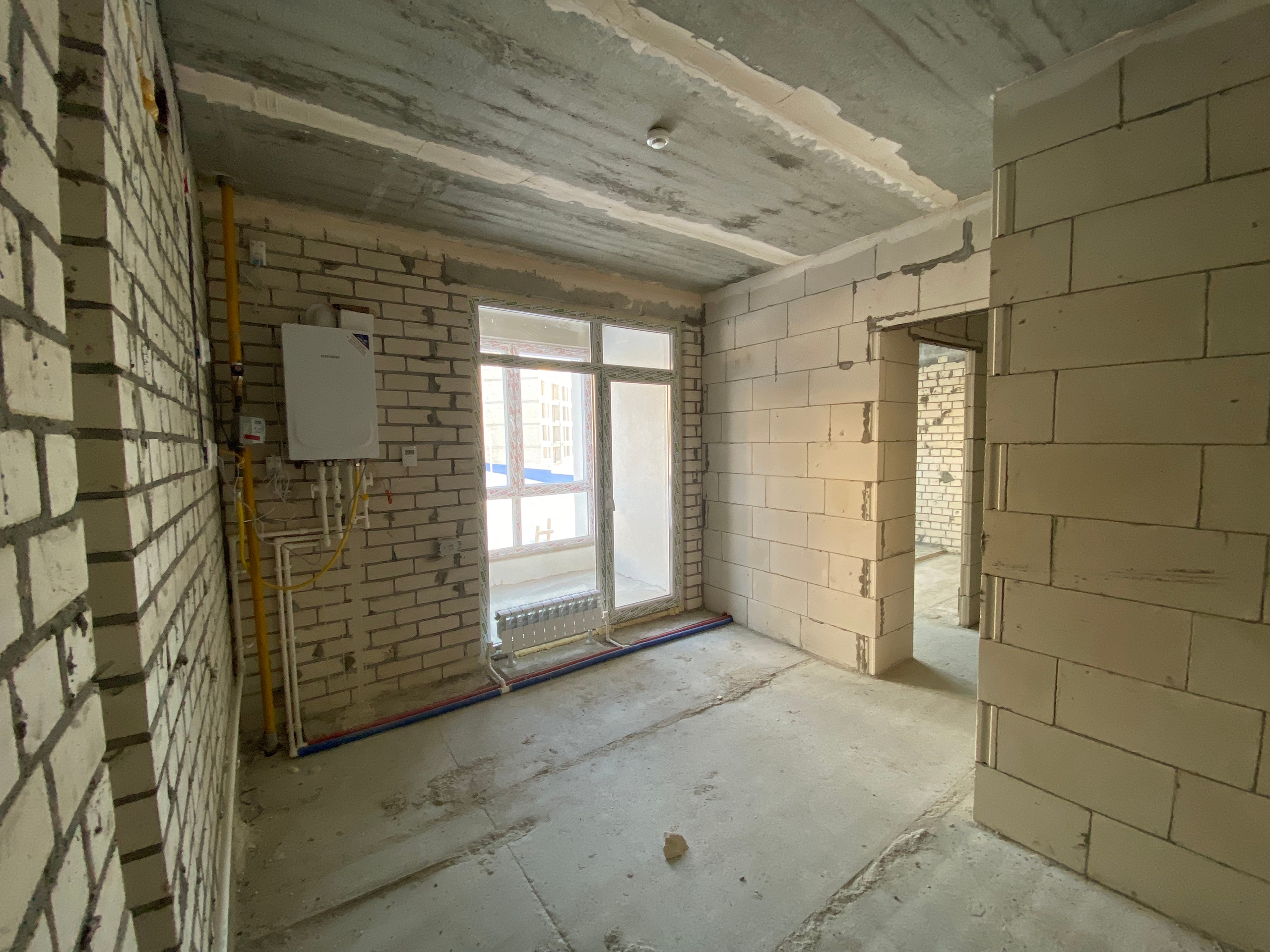 Продам однокомнатную квартиру в новом (4)