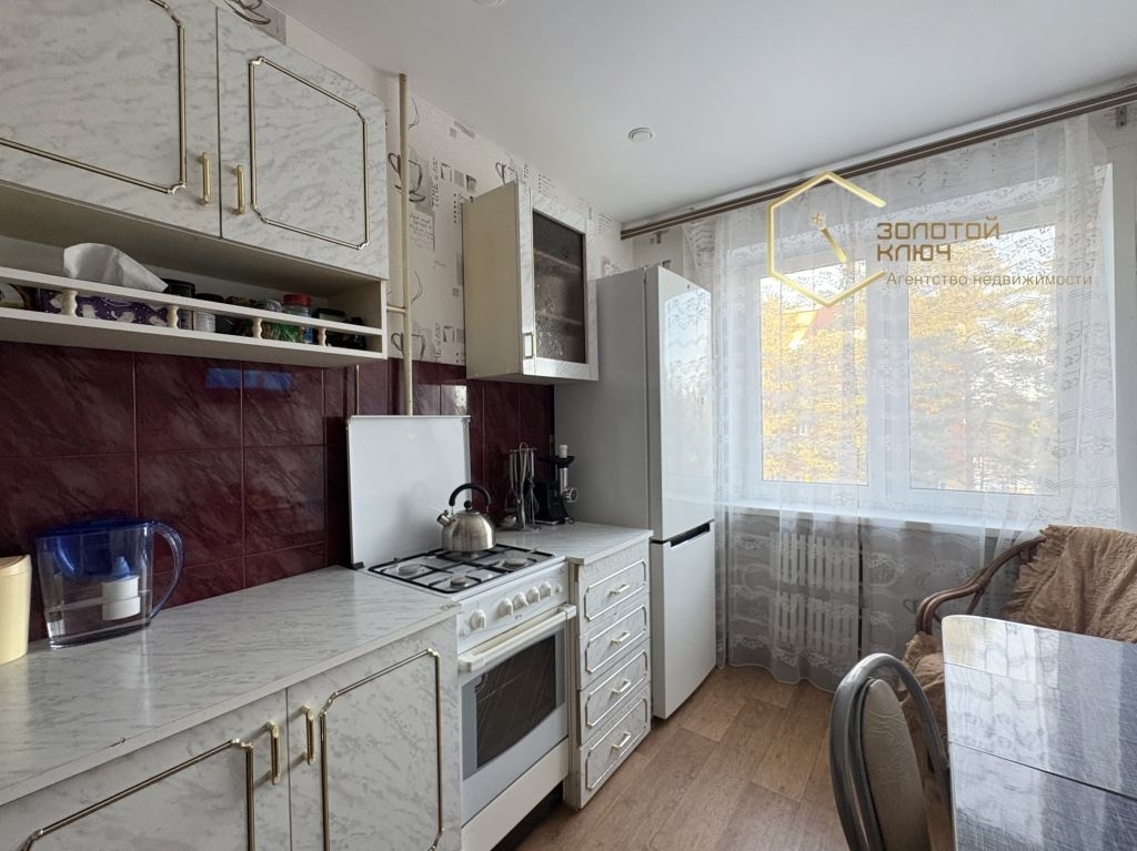 Продам трехкомнатную квартиру по адресу: (6)