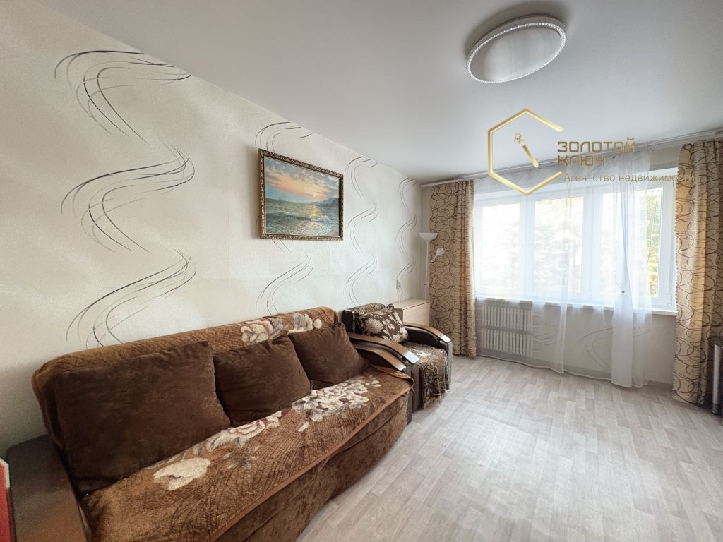 Продам трехкомнатную квартиру по адресу: (1)