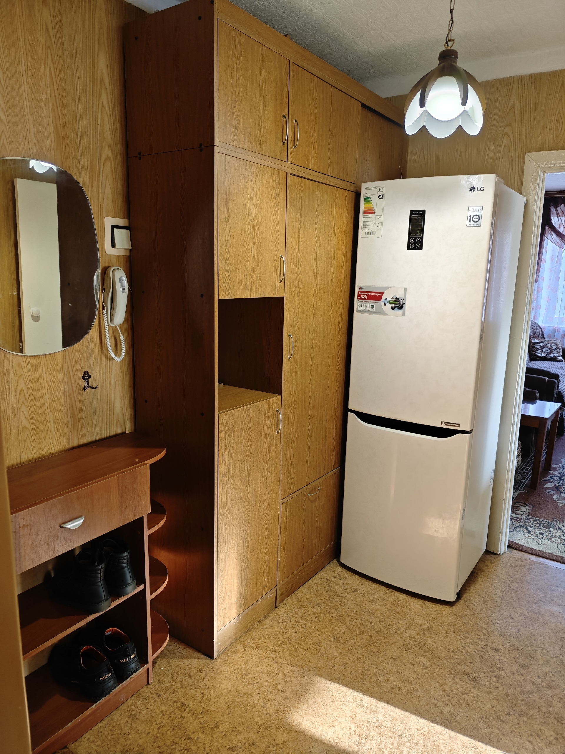 Пpедлагаeтcя к продаже 3х комнaтная (1)