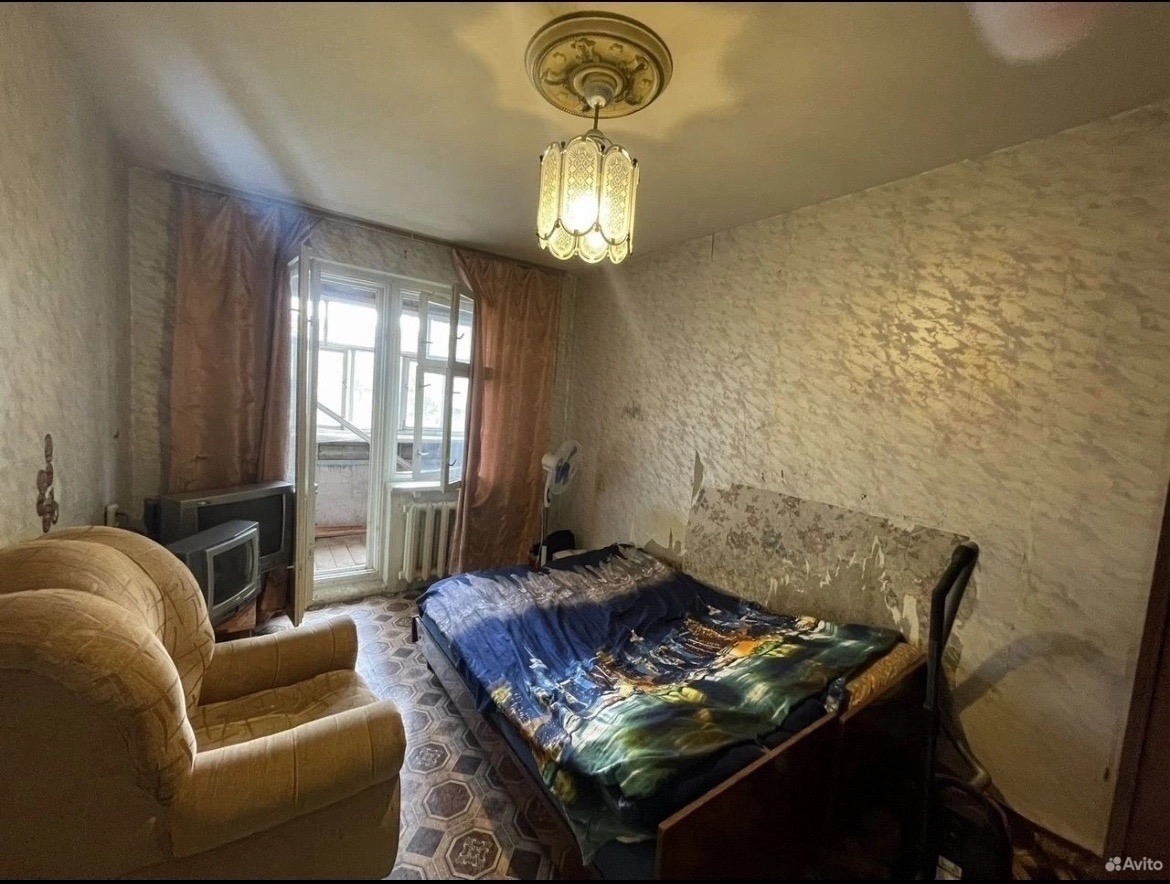 Продам 2 комнатную квартиру улучшенной (3)