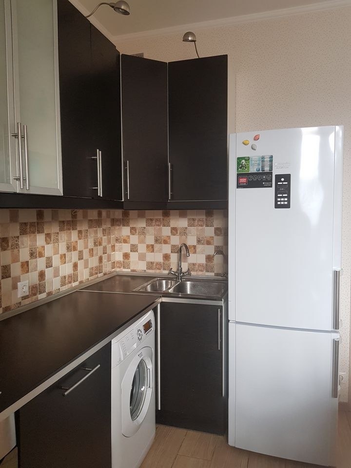 Сдается чистая и светлая однокомнатная (3)