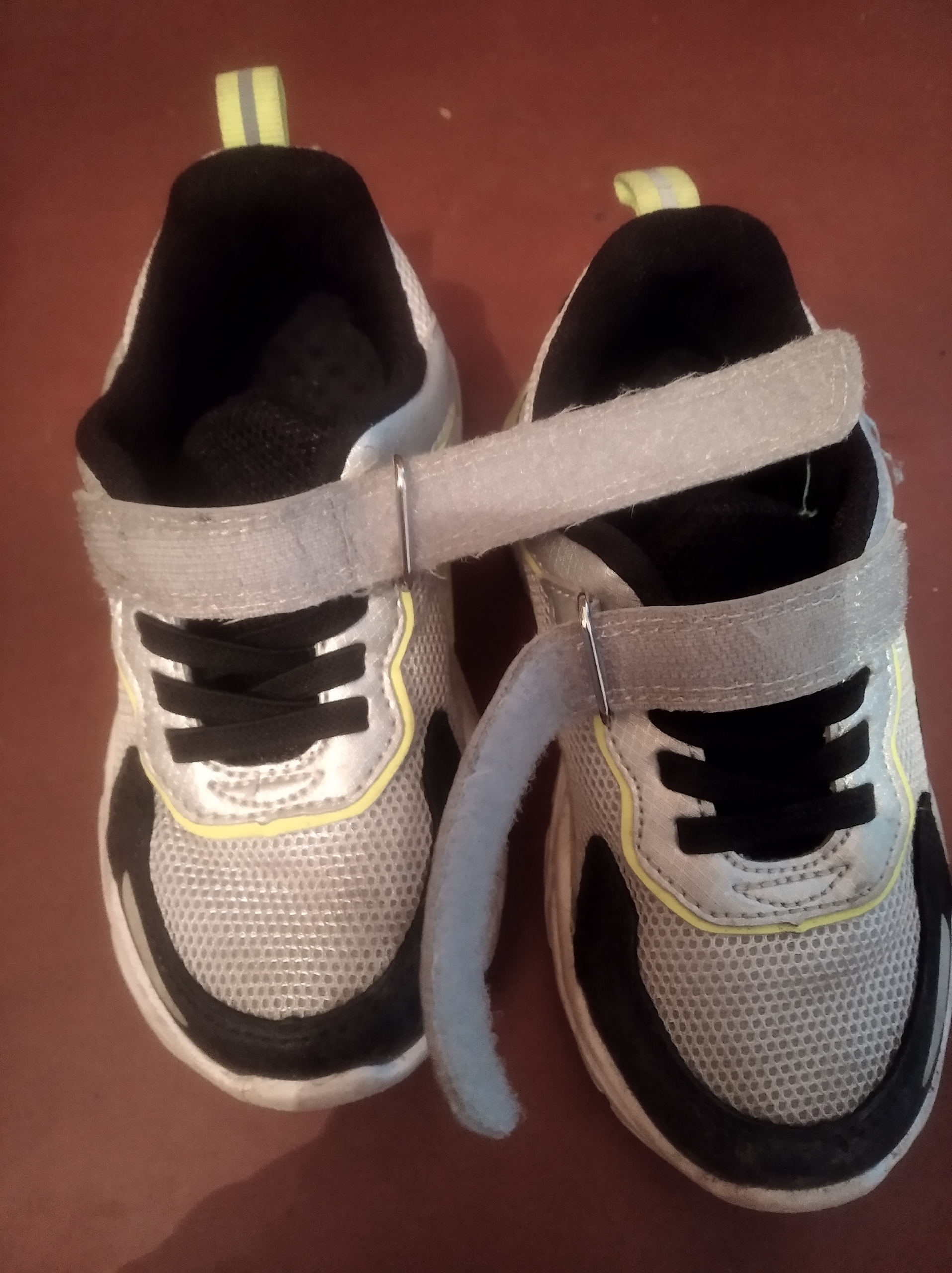 Продам кроссовки бу состояние удовлетворительное