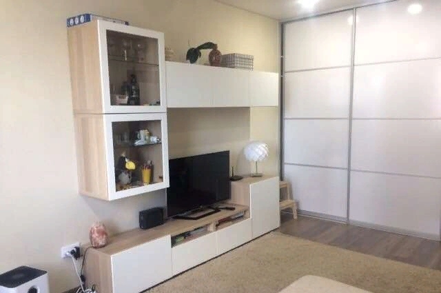 Сдам однокомнатную квартиру, желательно на (2)