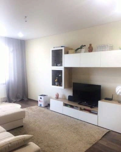 Сдам однокомнатную квартиру, желательно на (1)