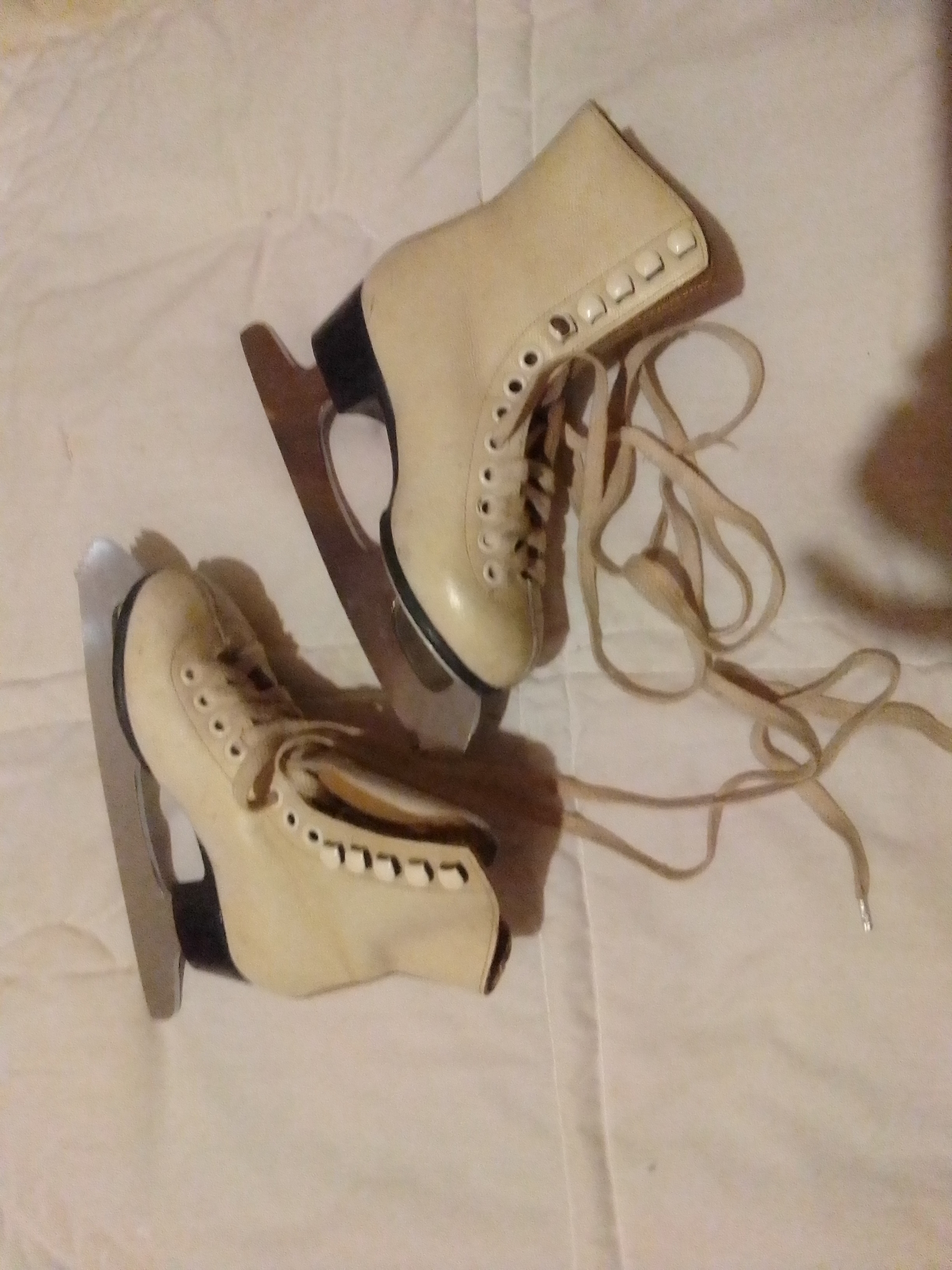 Продам коньки бу состояние удовлетворительное