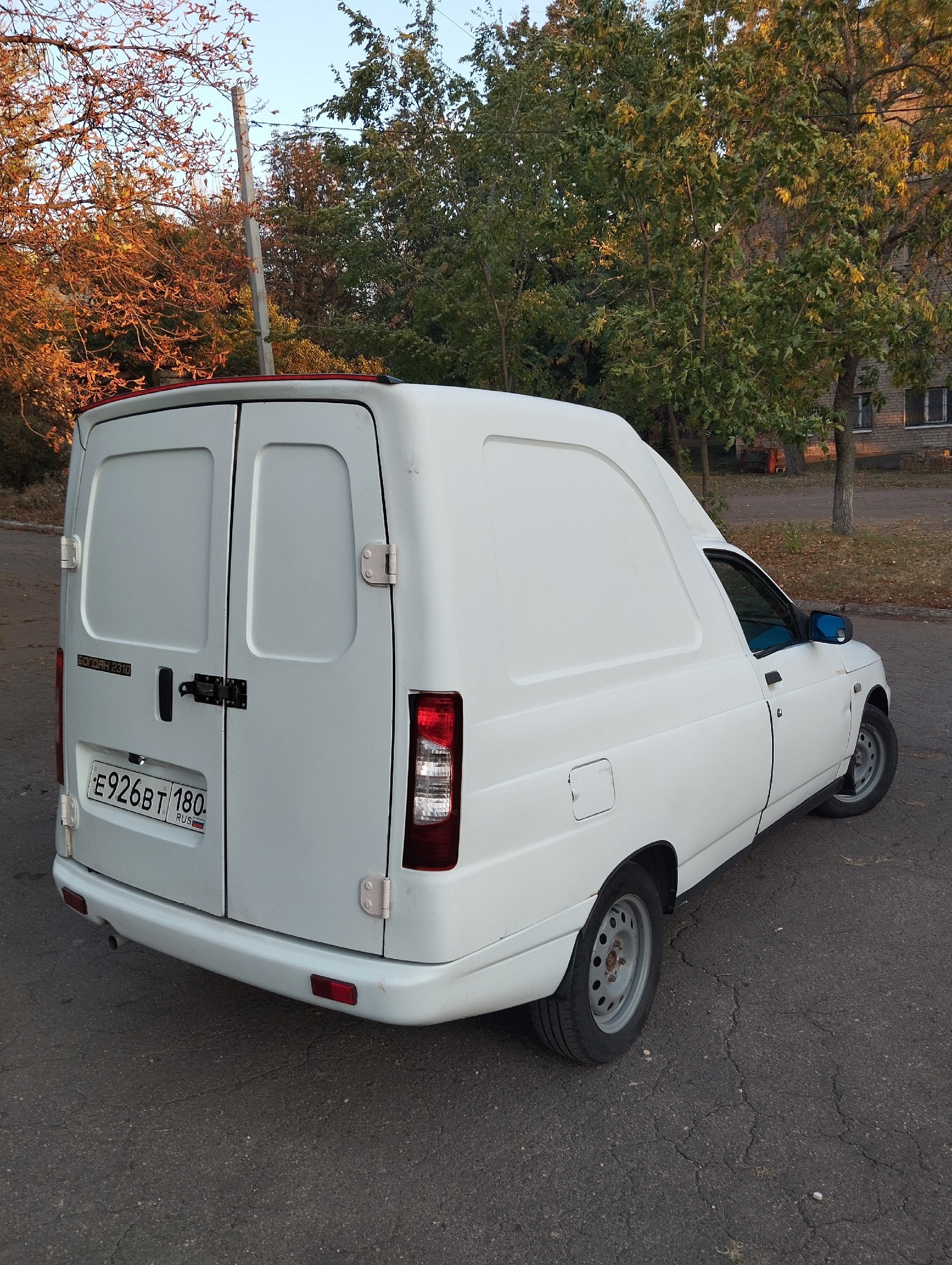 230т. Рублей 2011 год выпуска (2)