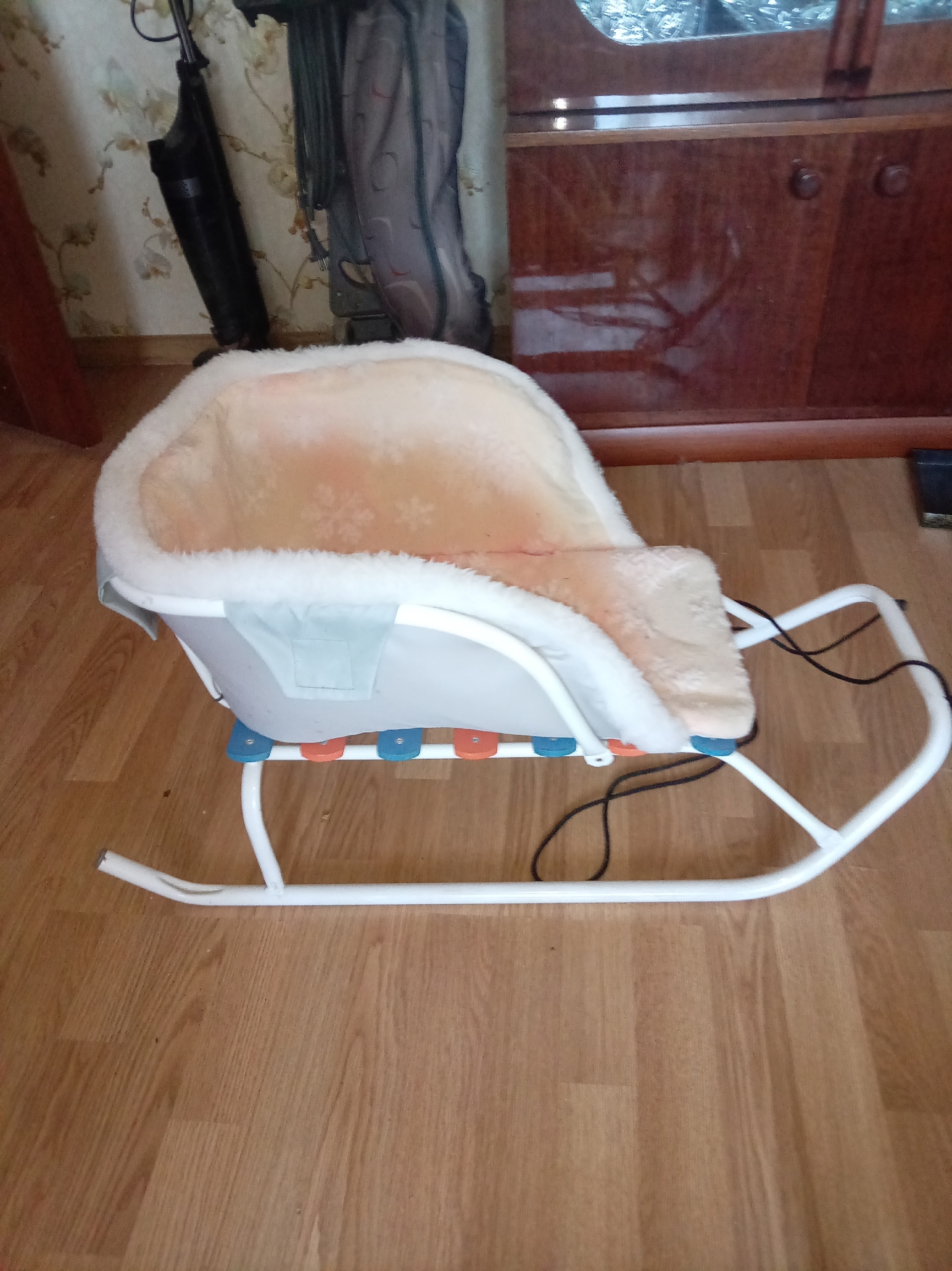 Продаю детскую ванночку с горкой (6)