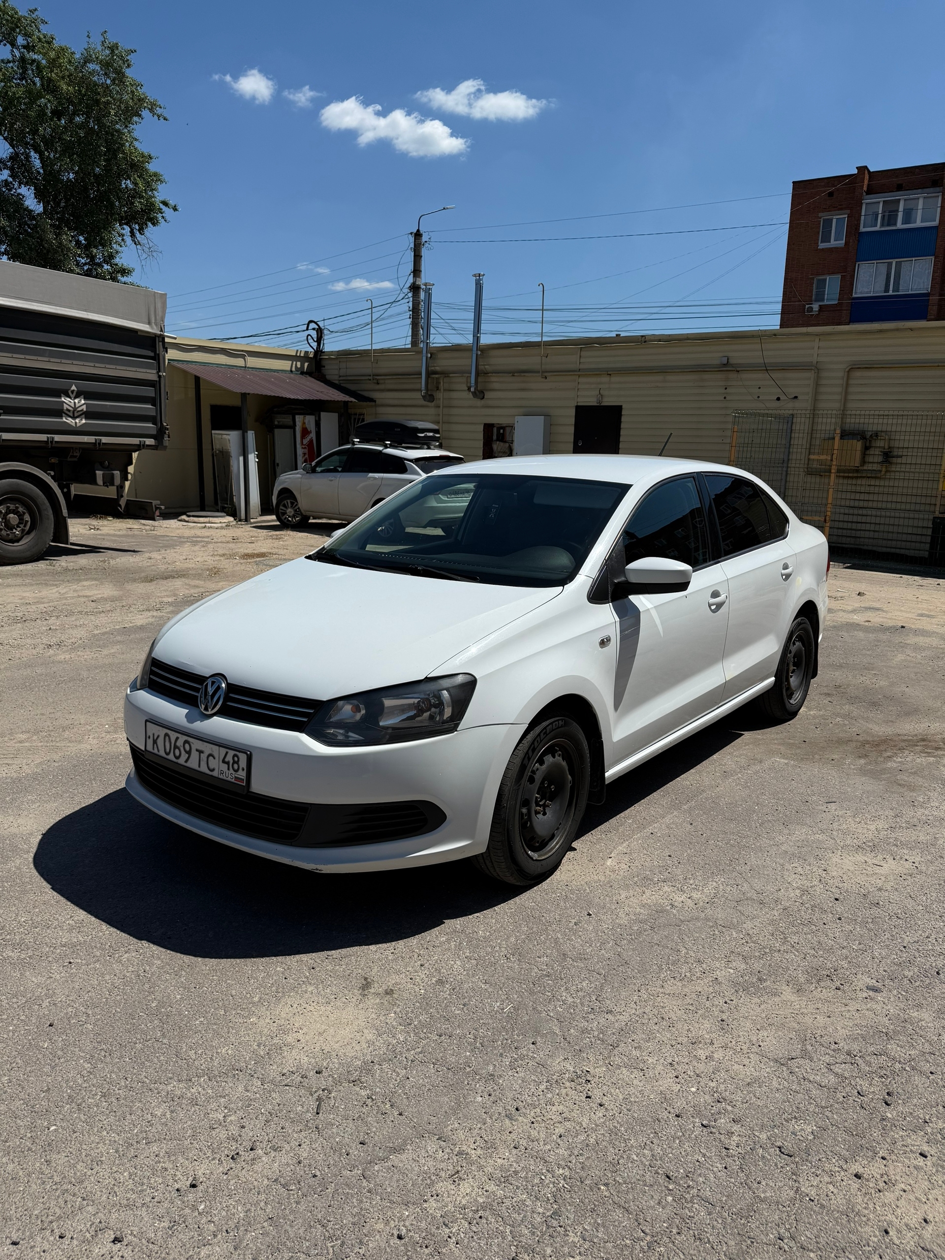 Volkswagen Polo 2014 1.6 механика (2)