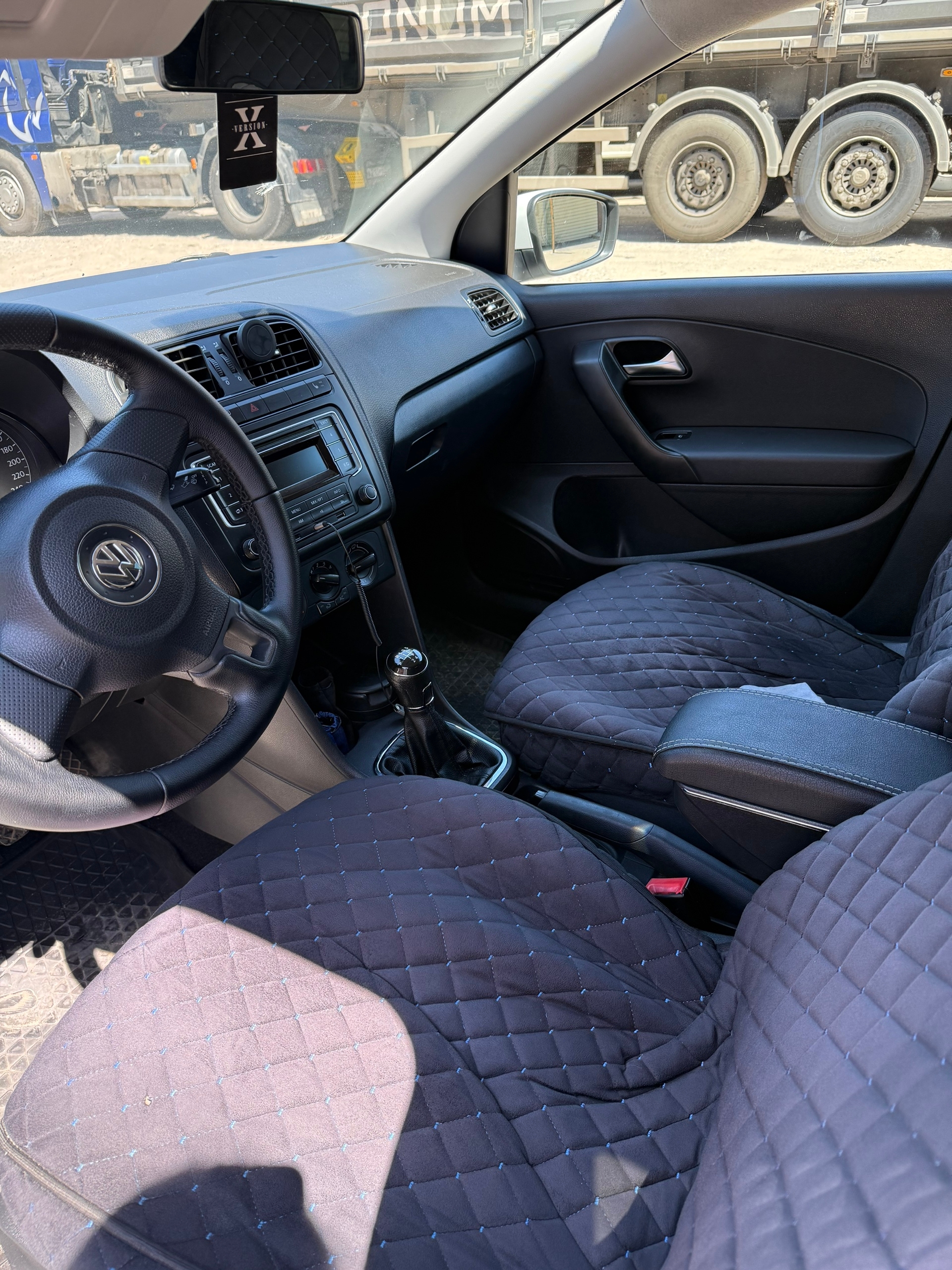 Volkswagen Polo 2014 1.6 механика (7)