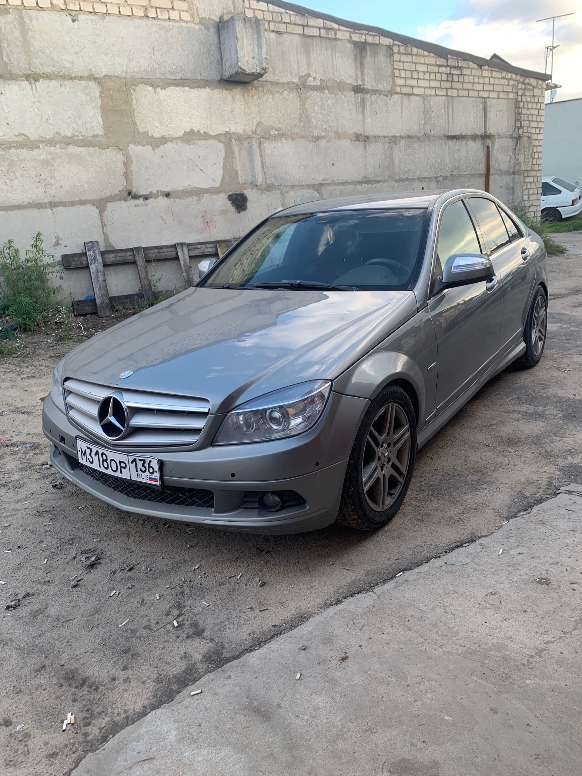Mercedes-Benz C-Class 2007 на ходу.