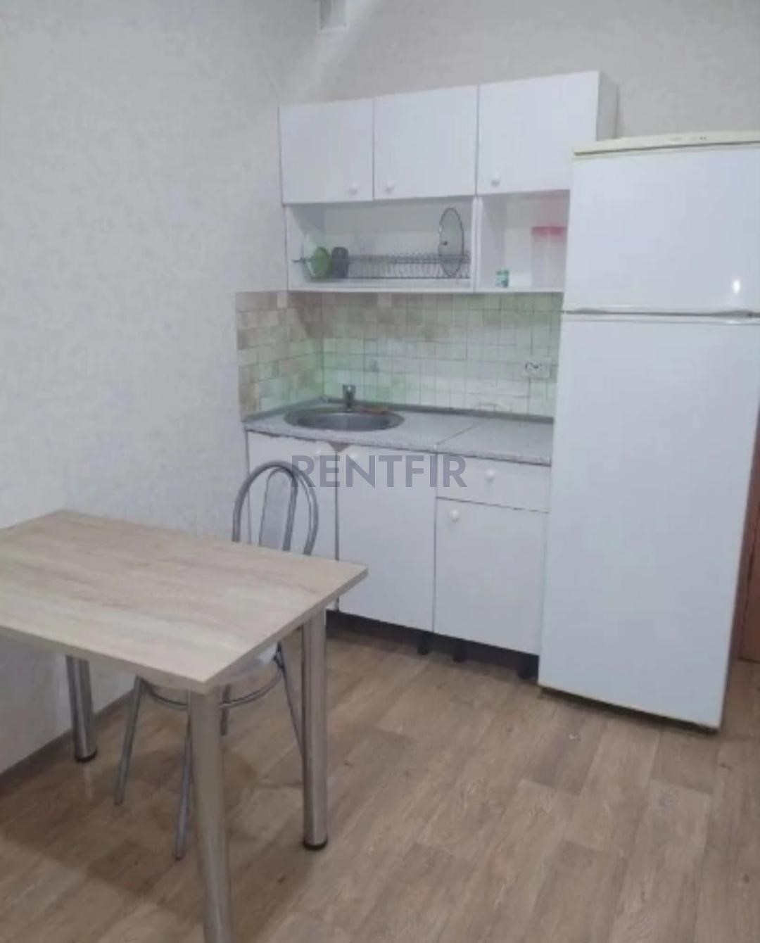 Сдам надолго студию на Гвардейской. (7)