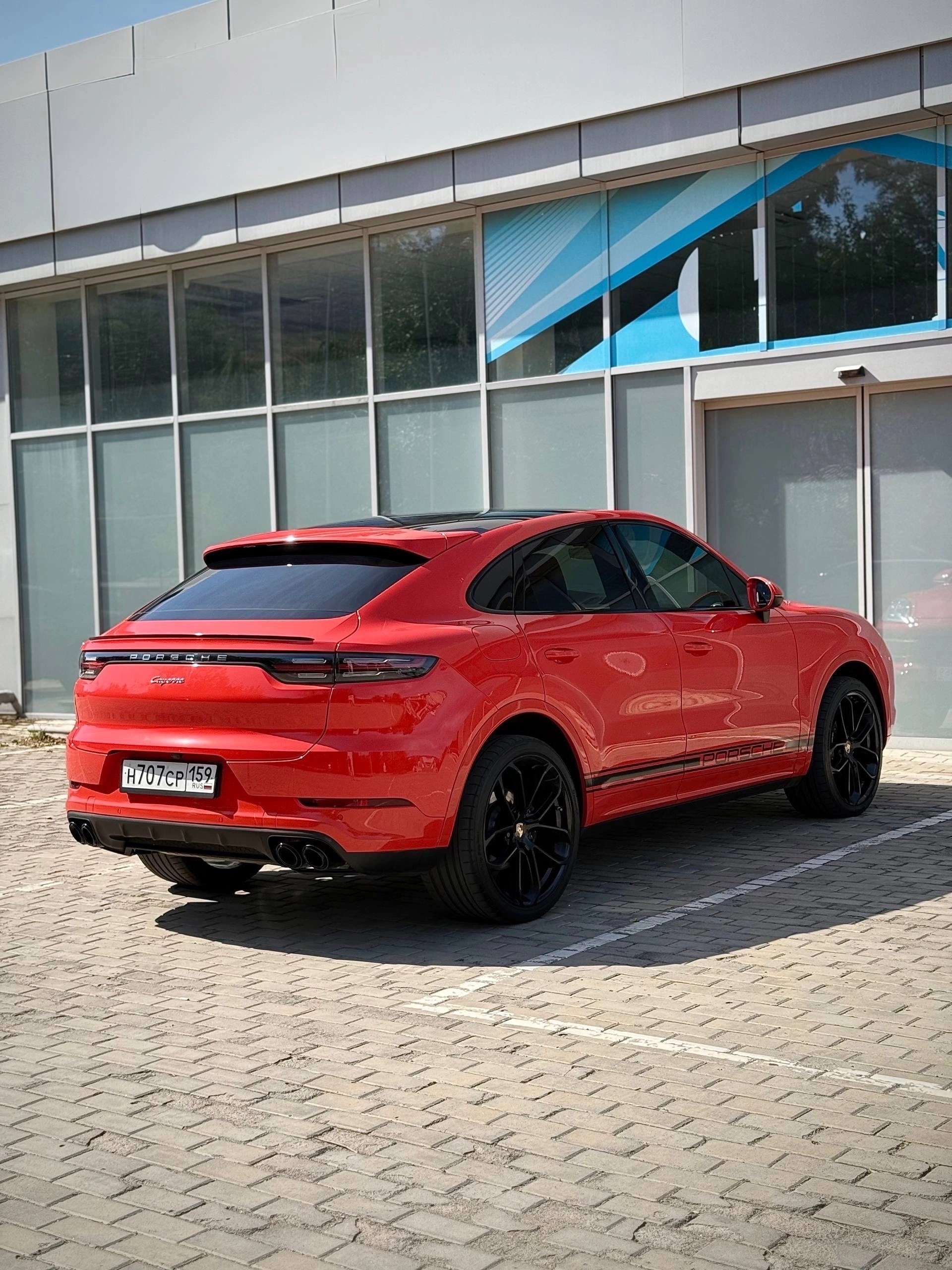 Porsche Cayenne Coupe 2020 год (9)
