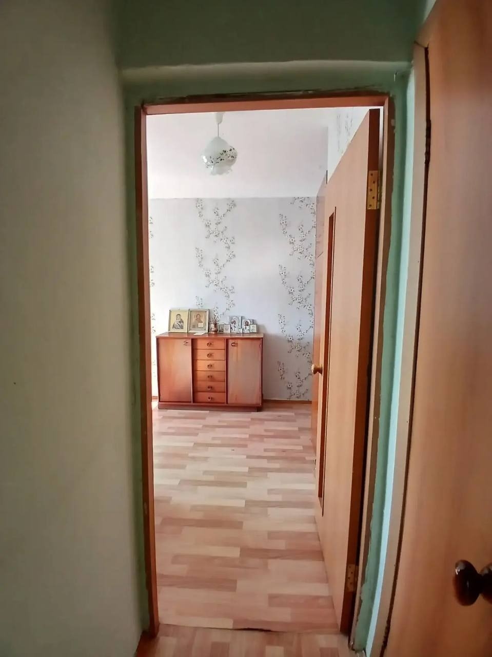 Продается однокомнатная квартира в центре (2)