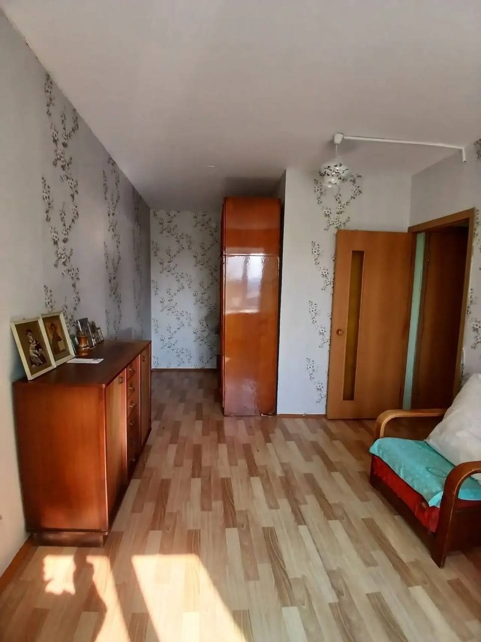 Продается однокомнатная квартира в центре (4)