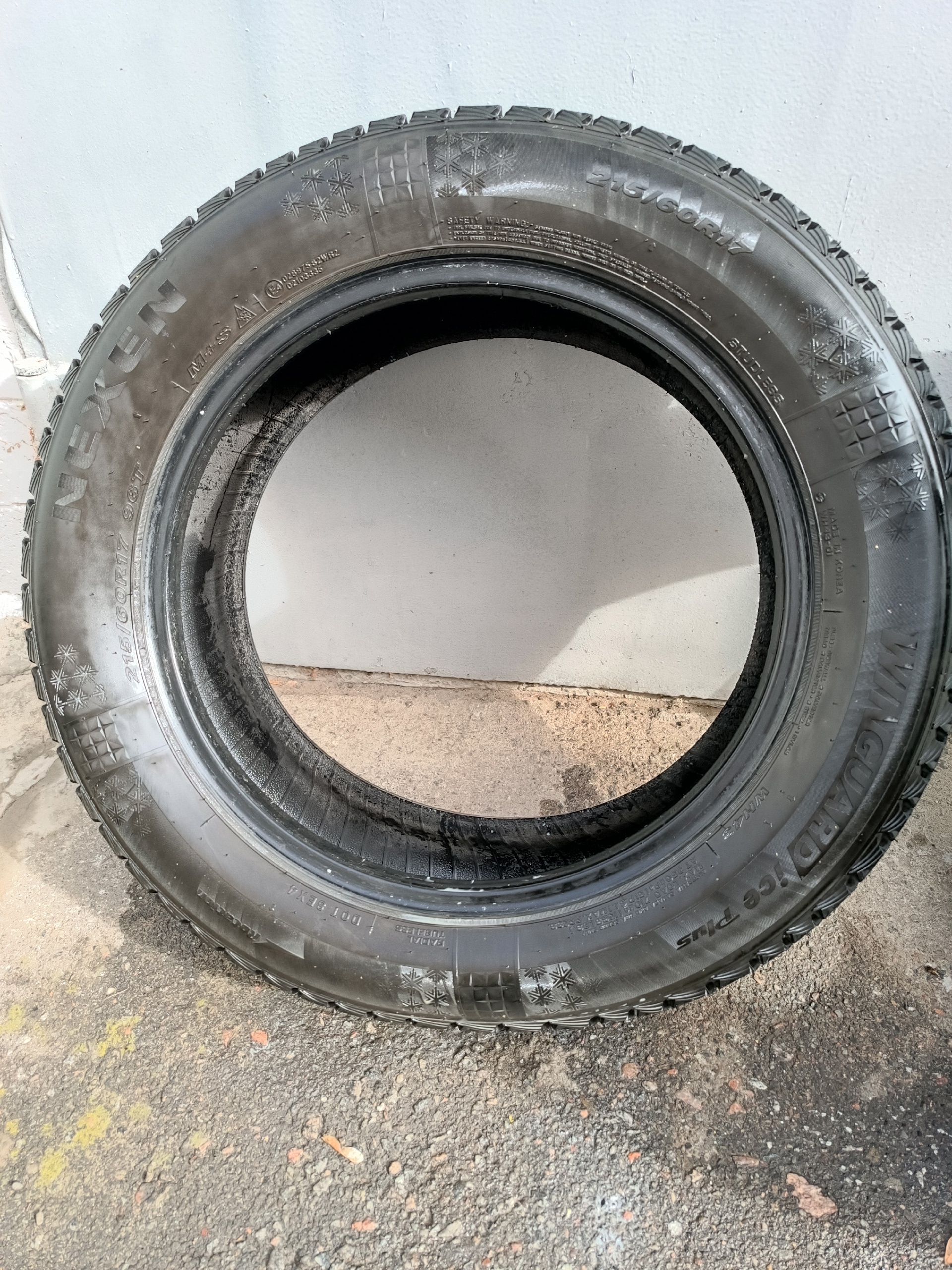 Продам зимнюю шипованную резину Pirelli (9)