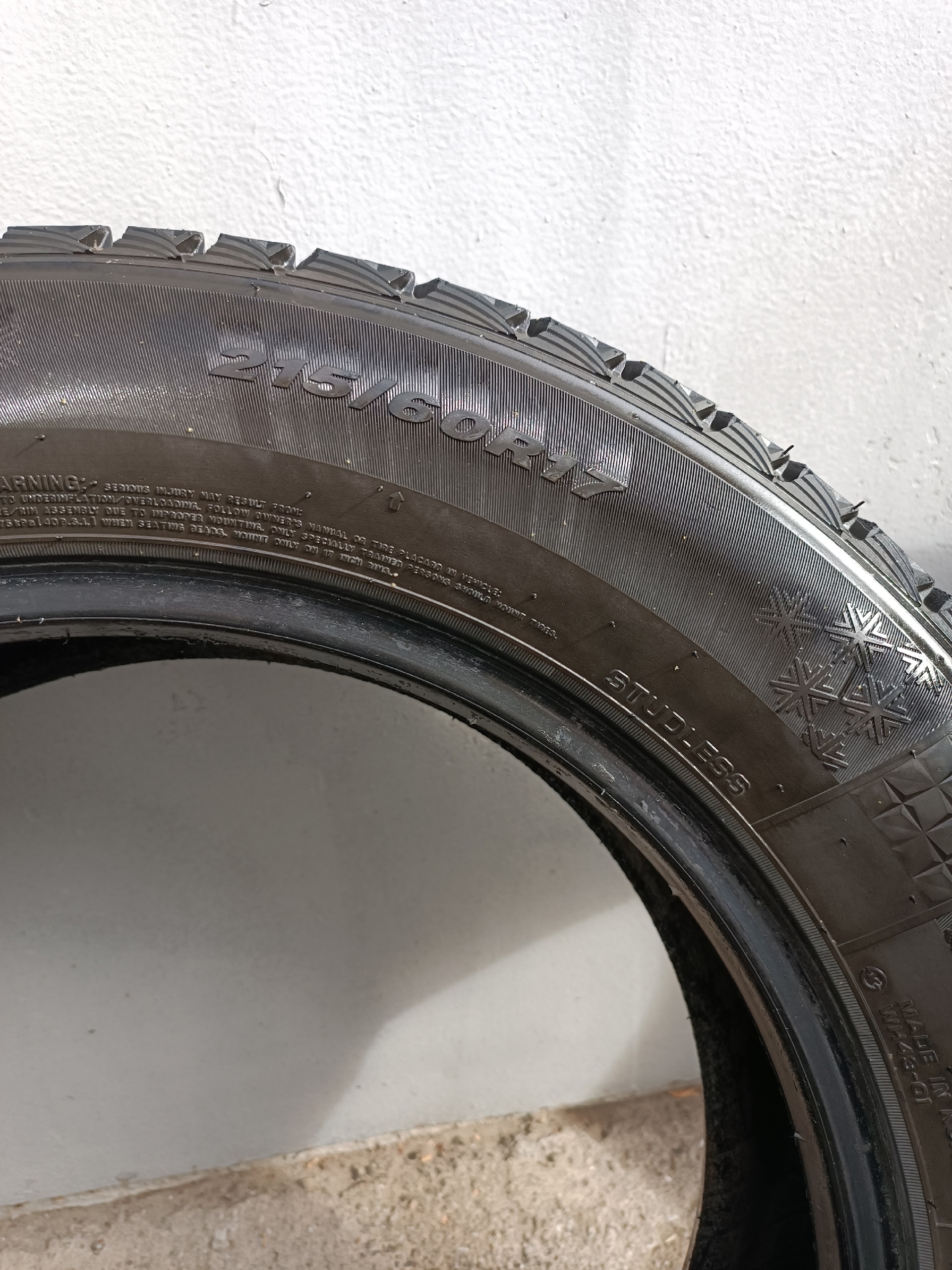 Продам зимнюю шипованную резину Pirelli (8)