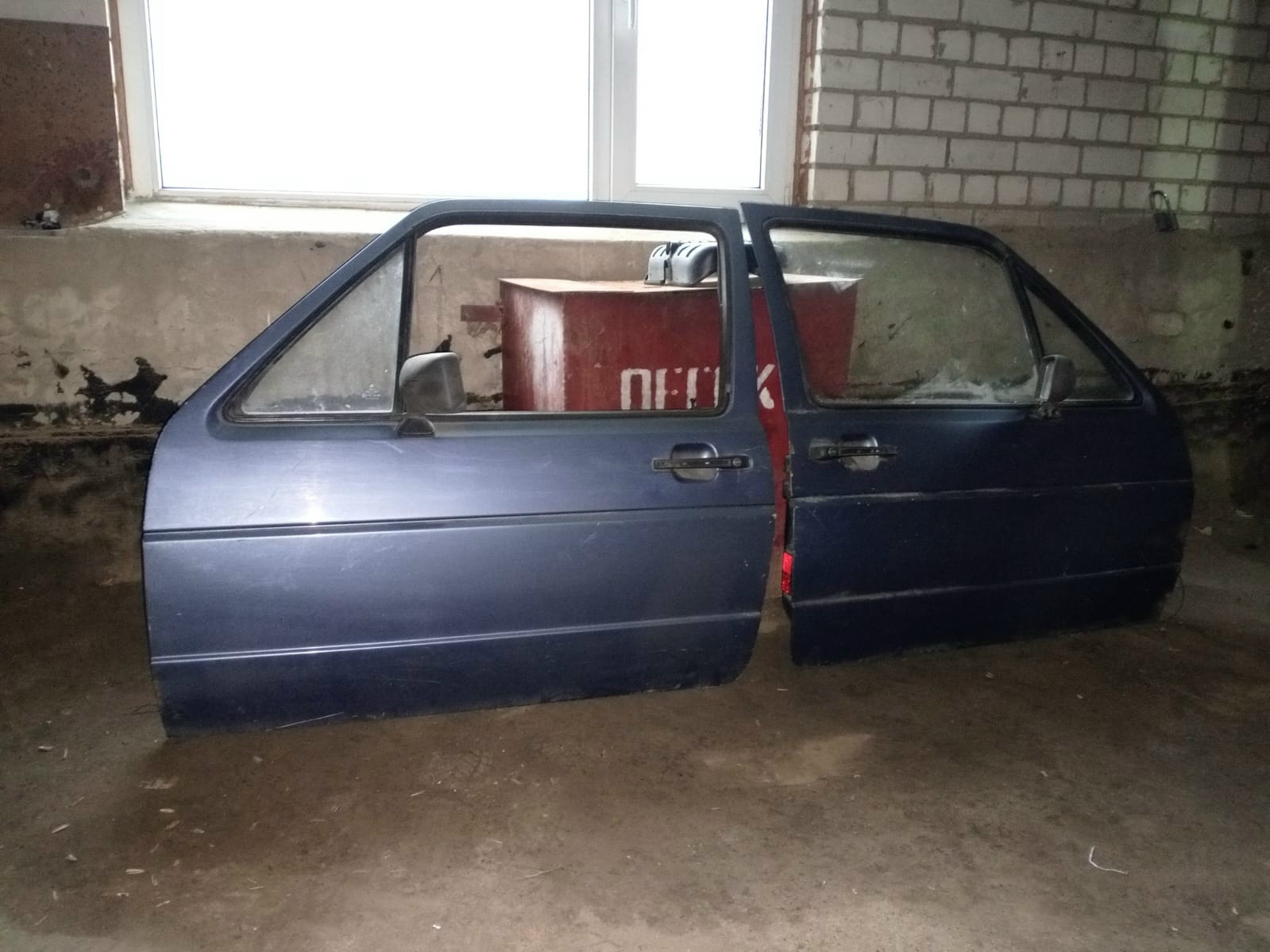 Пара дверей Volkswagen Golf 2