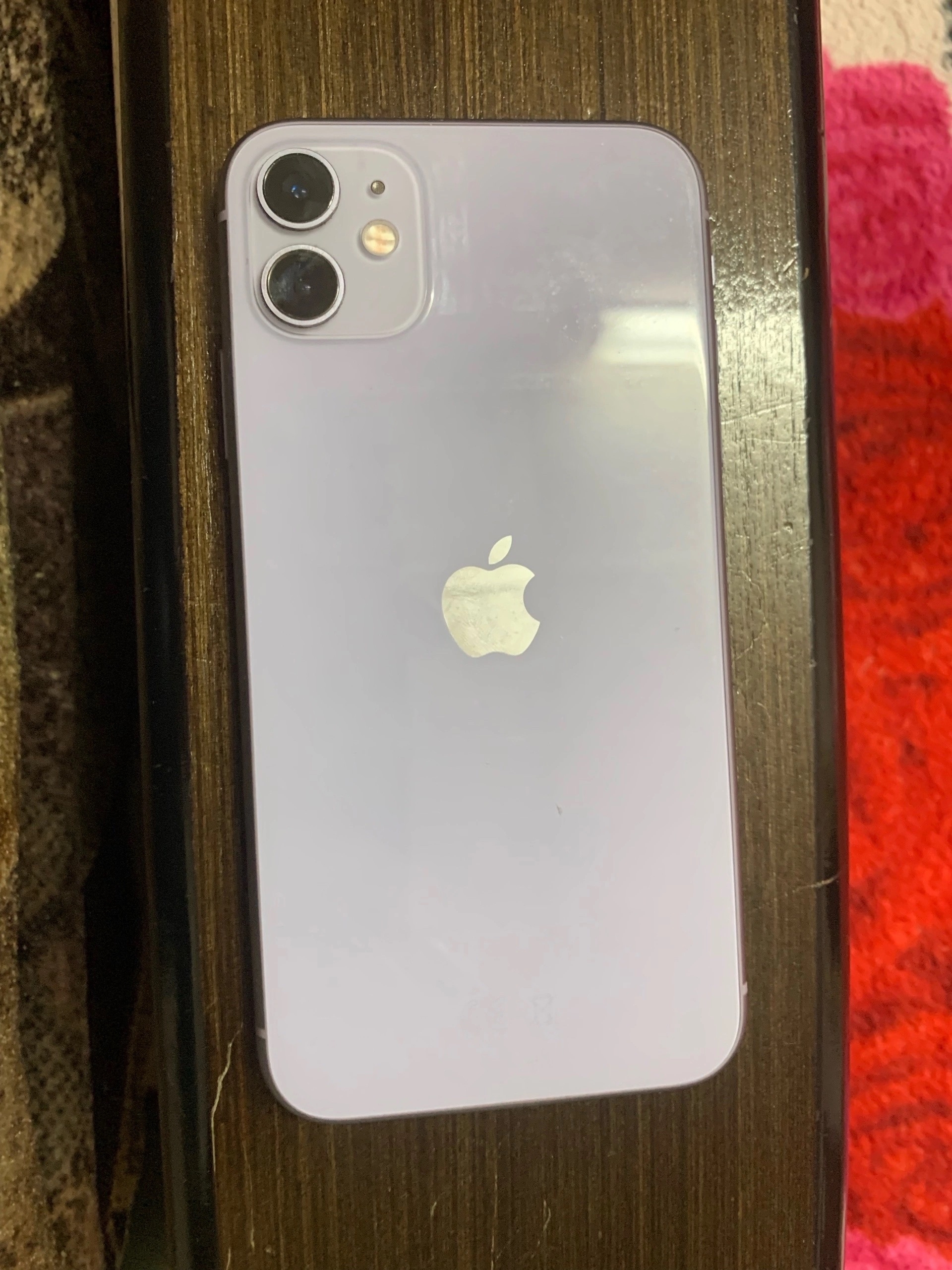 Продам iPhone 11 128 ГБ (2)