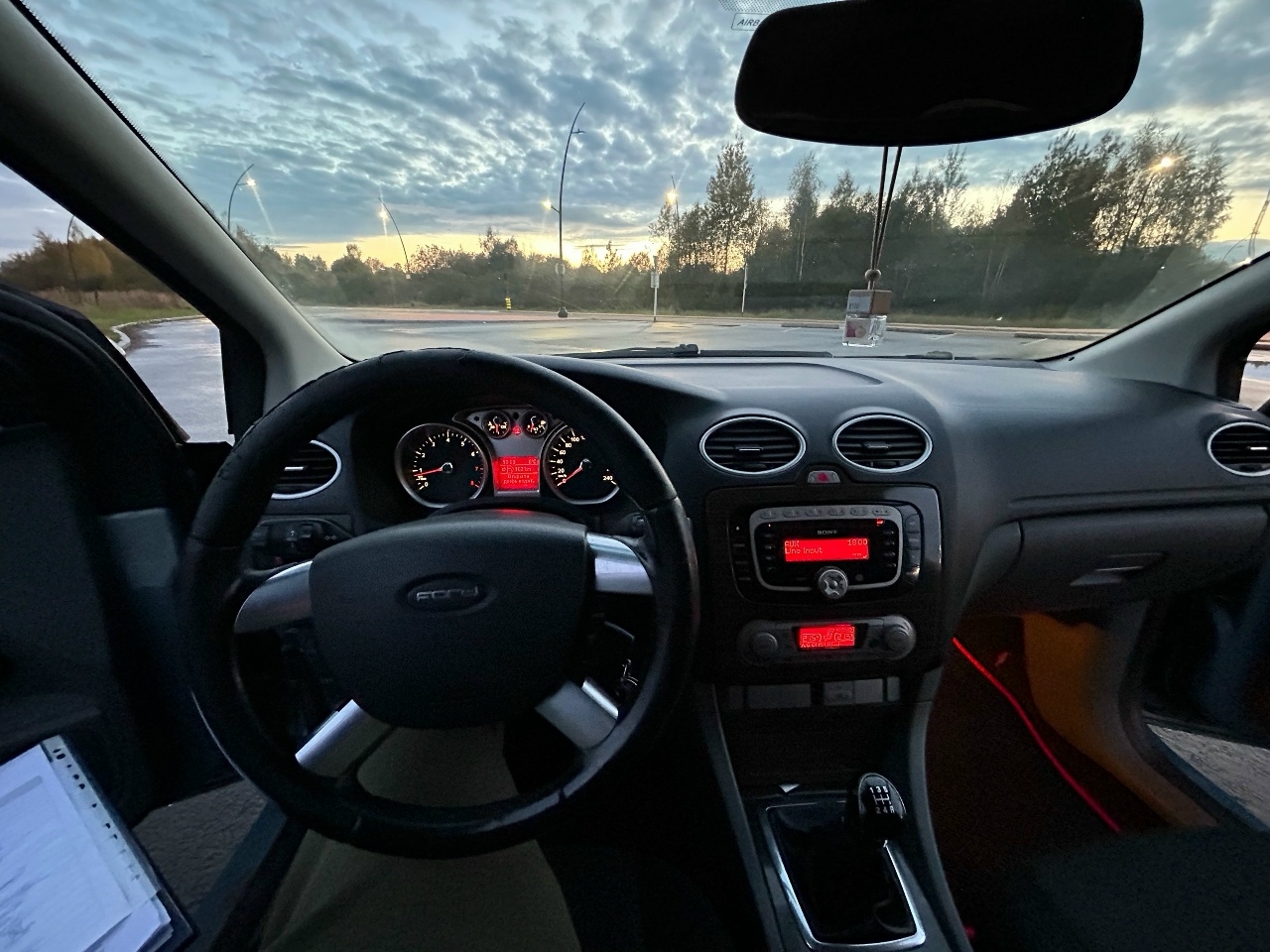 Ford Focus 1.8 механика продаю (4)